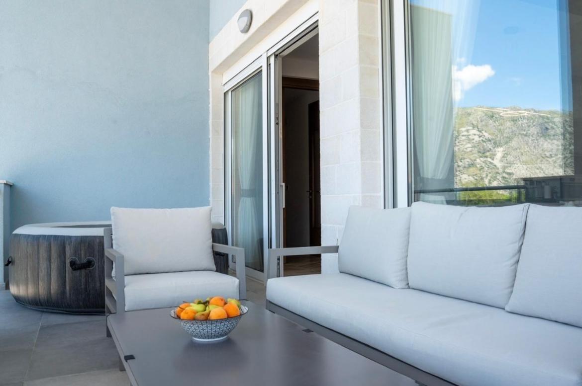 Luxury Apartment Vasilisa Cattaro Esterno foto